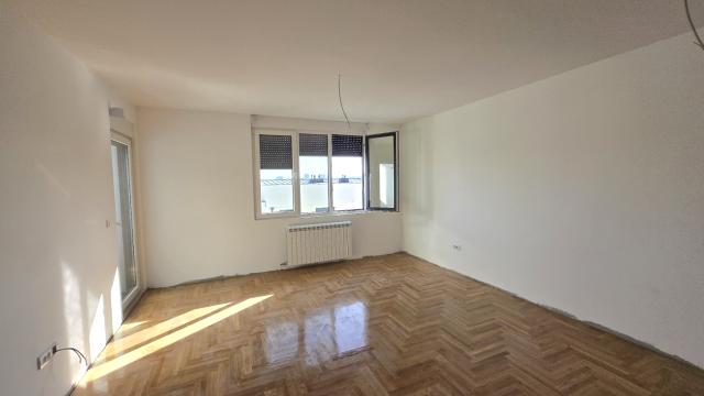 Stan, Troiposoban, Prodaja, 95m2, Metohijska