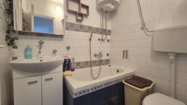 Stan, Dvosoban, Izdavanje, 50m2, Zrmanjska