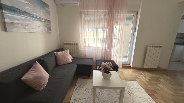 Stan, Dvosoban, Izdavanje, 38m2, Kapetan Mišina