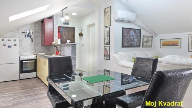 Stan, Trosoban, Prodaja, 75m2, Albanske spomenice