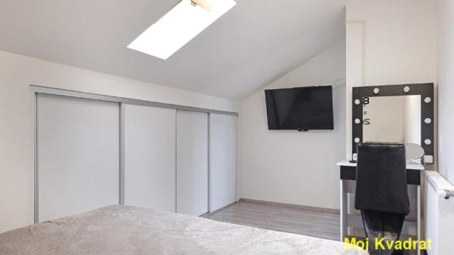 Stan, Trosoban, Prodaja, 75m2, Albanske spomenice
