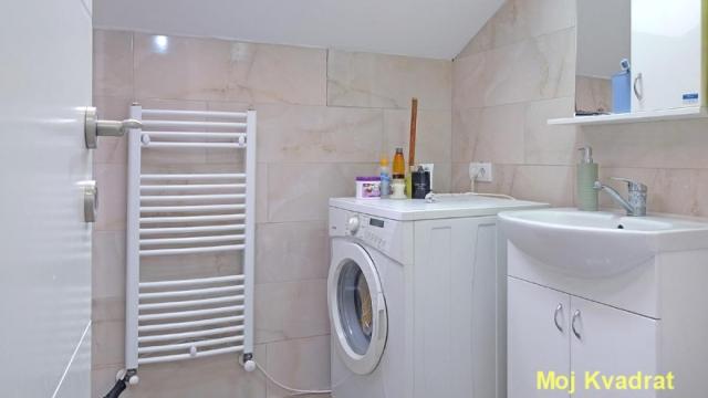 Stan, Trosoban, Prodaja, 75m2, Albanske spomenice