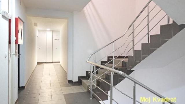 Stan, Trosoban, Prodaja, 75m2, Albanske spomenice