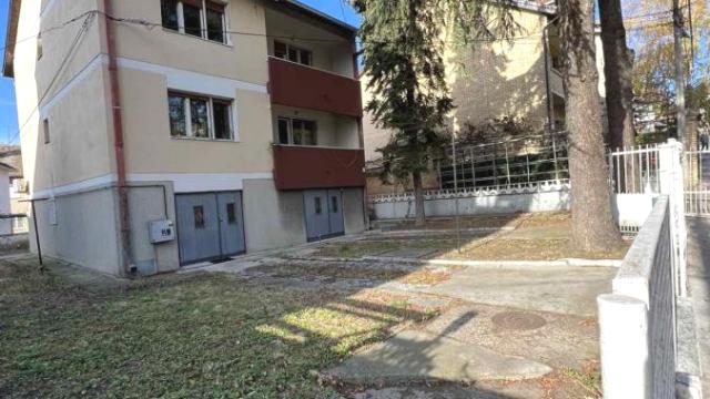Kuća, Izdavanje, 350m2, Banovo brdo, Čukarica, Žarkovačka