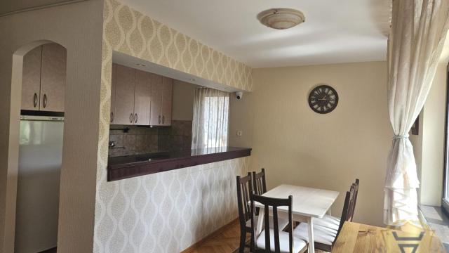 Kuća, Petosoban, Izdavanje, 190m2, Banjica, Voždovac, Plitvička