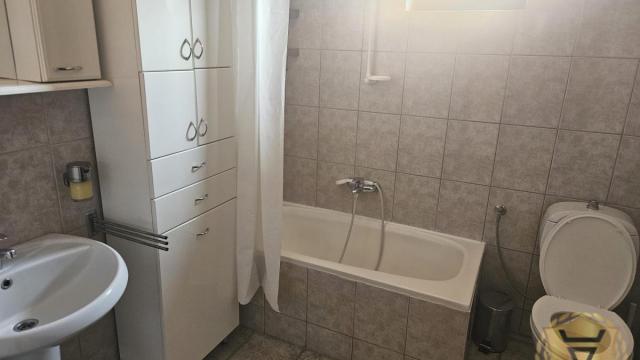 Kuća, Petosoban, Izdavanje, 190m2, Banjica, Voždovac, Plitvička