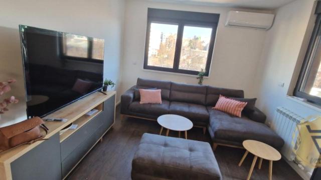 Stan, četvorosoban, Izdavanje, 90m2, Južni bulevar, Vračar, Gospodara Vučića