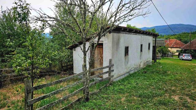 Kuća, četvorosoban, Prodaja, 140m2, Kosjeric