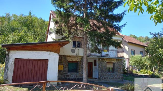 Kuća, četvoroiposoban, Prodaja, 130m2, Paragovo, Petrovaradin, Novi Sad