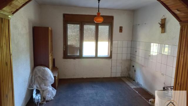 Kuća, četvoroiposoban, Prodaja, 130m2, Paragovo, Petrovaradin, Novi Sad