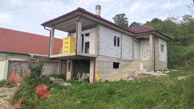Kuća, Dvosoban, Prodaja, 77m2, Djoke Sundukovica