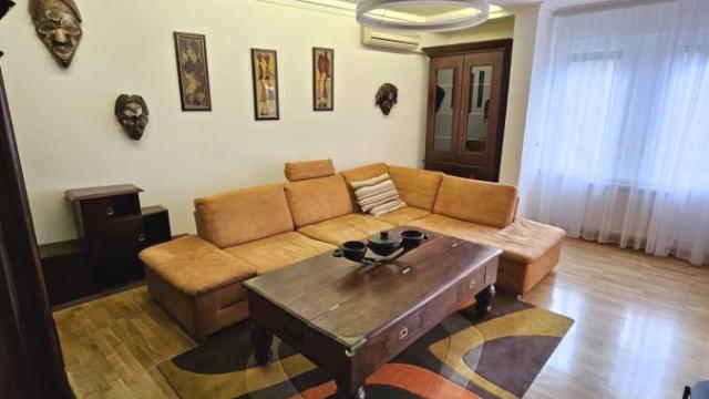Stan, Trosoban, Izdavanje, 80m2, Dorćol, Stari grad, Pjarona de Mondezira