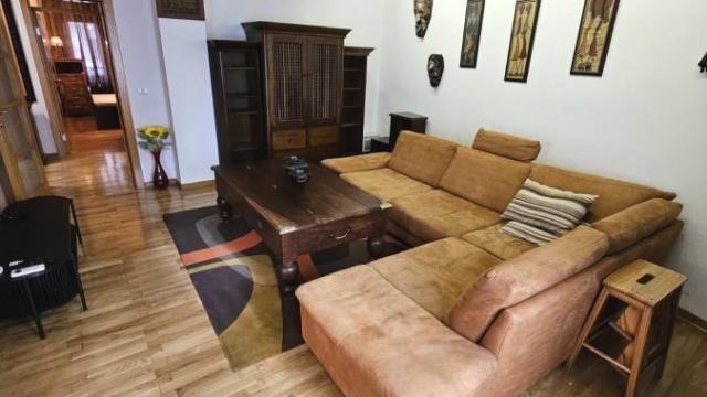 Stan, Trosoban, Izdavanje, 80m2, Dorćol, Stari grad, Pjarona de Mondezira