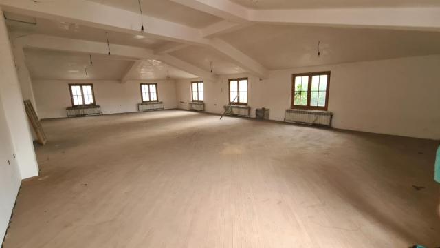 Poslovni prostor, Izdavanje, 300m2, Centar, Gradska lokacija, Paraćin