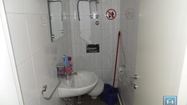 Poslovni prostor, Izdavanje, 210m2, Centar, Gradska lokacija, Paraćin