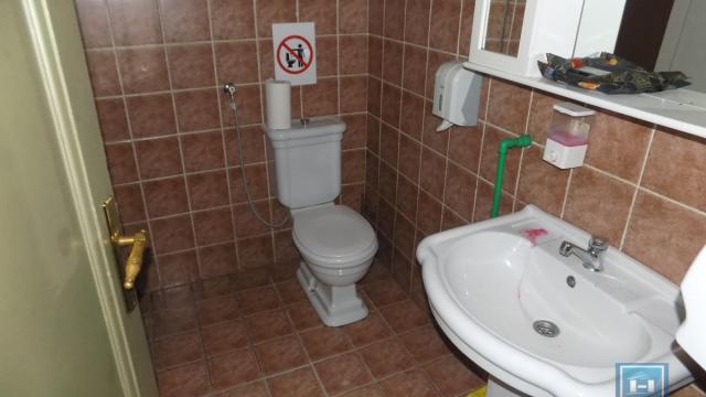 Poslovni prostor, Izdavanje, 210m2, Centar, Gradska lokacija, Paraćin