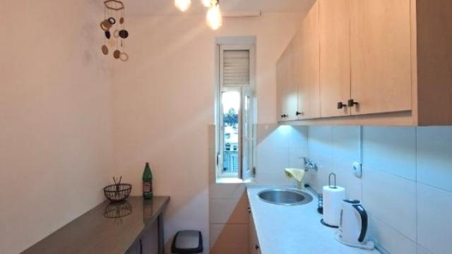 Stan, Jednosoban, Izdavanje, 28m2, Centar, Stari grad, Makedonska