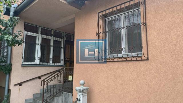 Kuća, Trosoban, Prodaja, 92m2, Gradska lokacija, Ćuprija