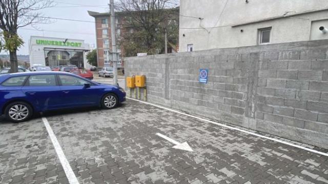 Poslovni prostor, Izdavanje, 180m2, Vašarište, Gradska lokacija, Jagodina