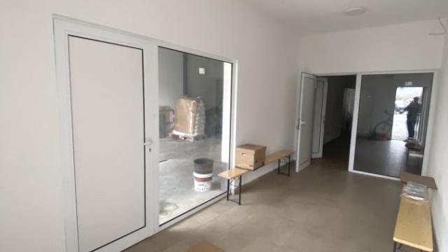 Poslovni prostor, Izdavanje, 180m2, Vašarište, Gradska lokacija, Jagodina