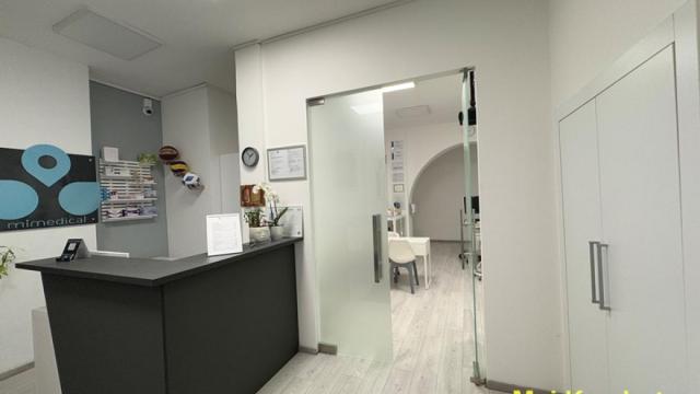 Poslovni prostor, Izdavanje, 136m2, Banovo brdo, Čukarica, Blagoja Parovića
