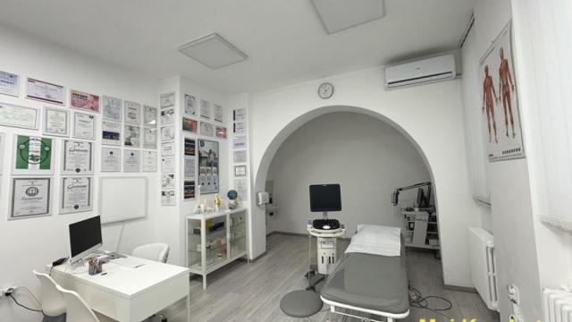 Poslovni prostor, Izdavanje, 136m2, Banovo brdo, Čukarica, Blagoja Parovića