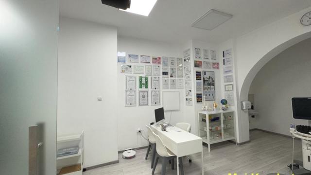 Poslovni prostor, Izdavanje, 136m2, Banovo brdo, Čukarica, Blagoja Parovića