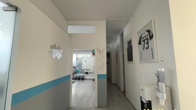 Poslovni prostor, Izdavanje, 136m2, Banovo brdo, Čukarica, Blagoja Parovića
