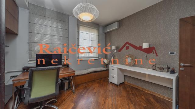 Stan, četvoroiposoban, Prodaja, 136m2, Blok 22, Novi Beograd, Bulevar Arsenija Carnojevica