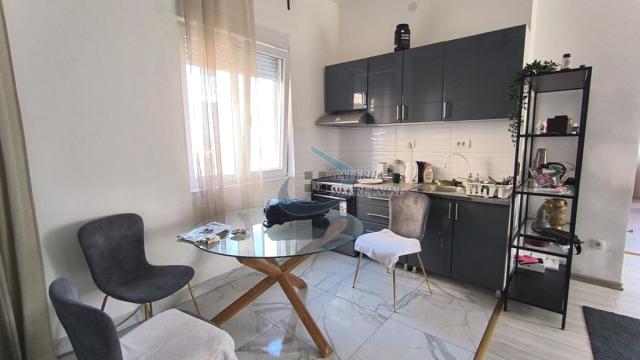 Stan, Dvosoban, Prodaja, 44m2, Skadarlija, Stari grad, Francuska