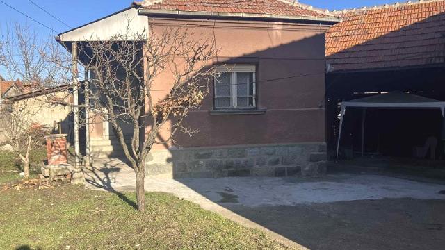 Kuća, četvorosoban, Prodaja, 85m2, Zvezdan, Okolno mesto, Zvezdan