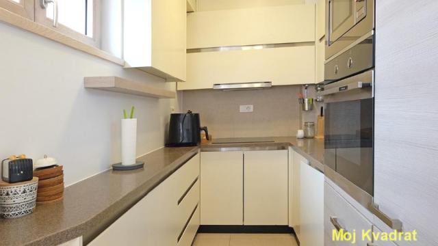 Stan, četvorosoban, Prodaja, 130m2, Hram svetog Save, Vračar, Hadži Melentijeva
