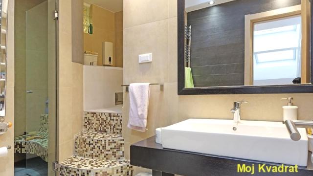 Stan, četvorosoban, Prodaja, 130m2, Hram svetog Save, Vračar, Hadži Melentijeva