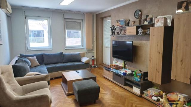 Stan, Trosoban, Izdavanje, 150m2, YUBC, Novi Beograd, Bulevar Mihaila Pupina