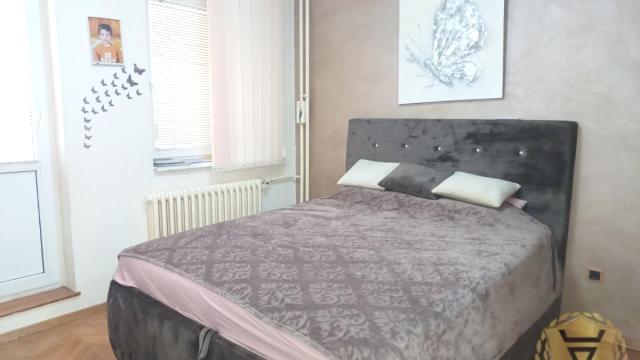 Stan, Trosoban, Izdavanje, 150m2, YUBC, Novi Beograd, Bulevar Mihaila Pupina