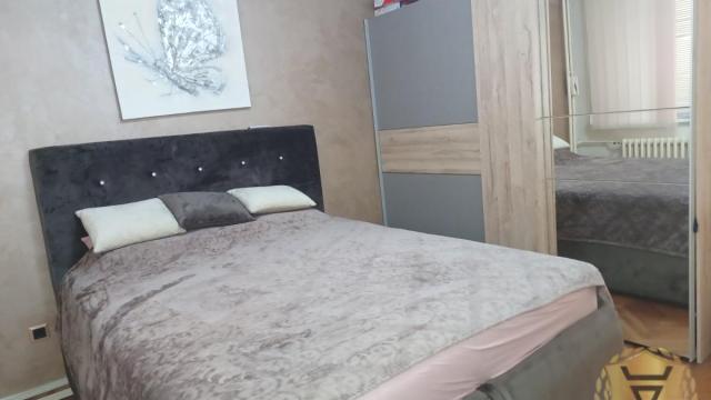 Stan, Trosoban, Izdavanje, 150m2, YUBC, Novi Beograd, Bulevar Mihaila Pupina