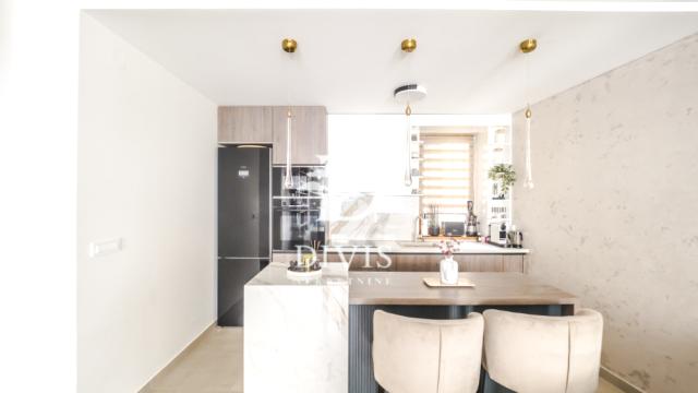 Stan, četvorosoban, Prodaja, 110m2, Južni bulevar
