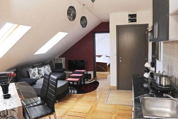 prodaja, stanova,
kraljevi-cardaci-planina-kopaonik, 953344, trosoban-vikend-naselje