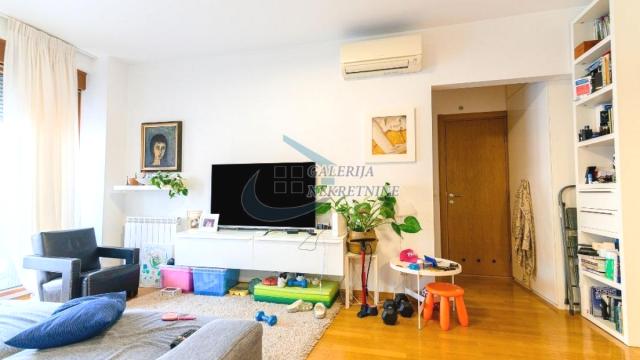 Stan, Trosoban, Prodaja, 65m2, Cvetni trg, Vračar, Mišarska