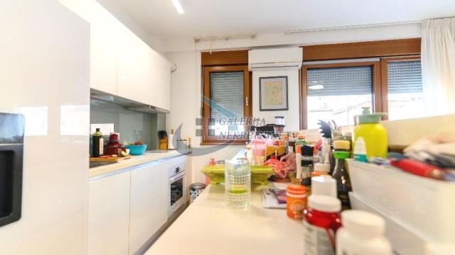 Stan, Trosoban, Prodaja, 65m2, Cvetni trg, Vračar, Mišarska