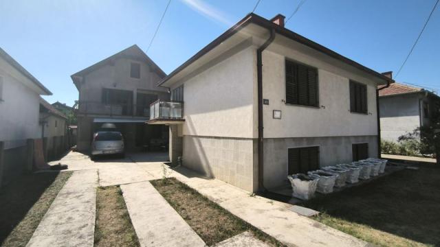 Kuća, Prodaja, 360m2, Gradska lokacija, Ćuprija