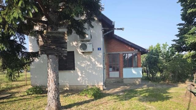 Kuća, Dvoiposoban, Prodaja, 72m2, Krušedol, Okolno mesto, Nikole Tesle