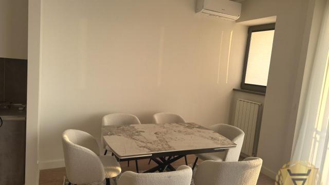 Stan, četvorosoban, Izdavanje, 82m2, Beograd na vodi, Savski venac, Hercegovačka