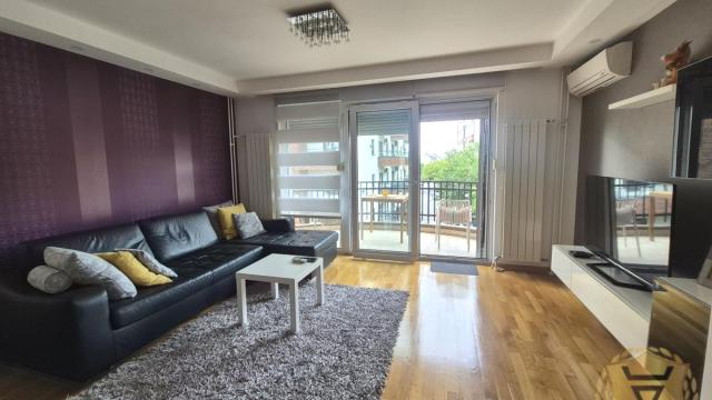 Stan, Dvoiposoban, Izdavanje, 70m2, Južni bulevar, Vračar, Jadranska