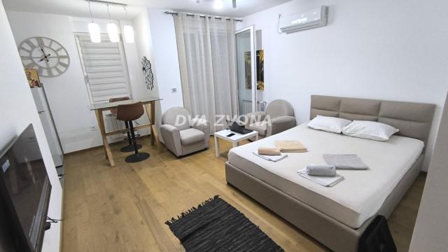 Stan, Garsonjera, Prodaja, 29m2, Adamovićevo Naselje, Novi Sad, Novi Sad