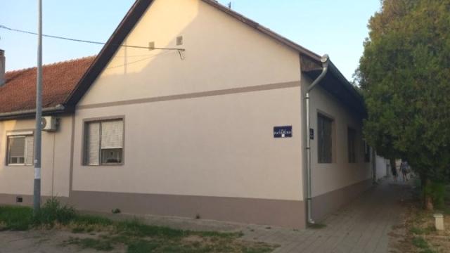 Kuća, četvorosoban, Prodaja, 153m2, Futog, Novi Sad, Cara Lazara