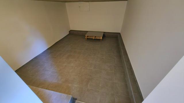 Poslovni prostor, Jednoiposoban, Prodaja, 31m2, Zemun polje, Zemun, Pere Kosorica