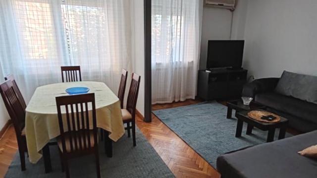 Stan, Trosoban, Izdavanje, 77m2, Profesorska kolonija, Palilula, Porečka