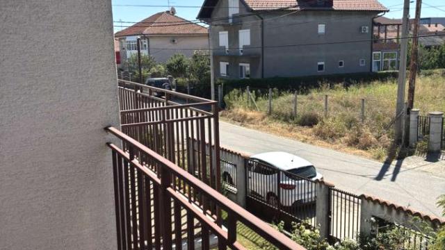 Stan, četvorosoban, Izdavanje, 84m2, Ugrinovci, Zemun, Sremska