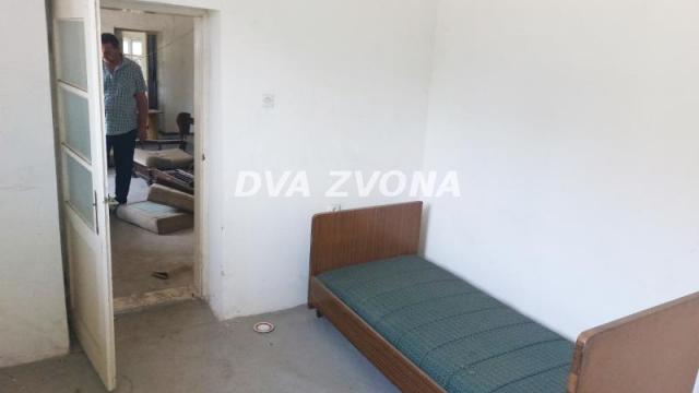 Kuća, Trosoban, Prodaja, 270m2, Centar, Gradska lokacija, Bečej